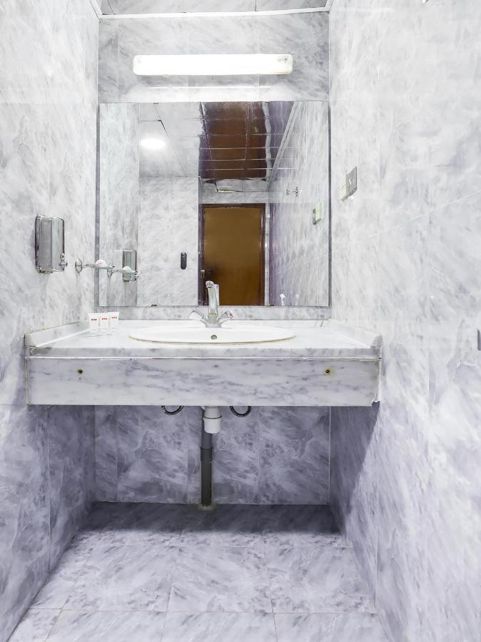Oyo 339 Vienna Hotel Дубай Екстериор снимка